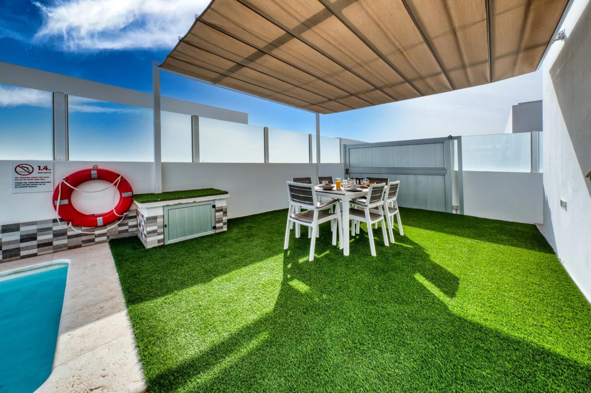 פלאיה בלנקה Villa Cassia-Private Pool Aircon, Sat Tv By Lanzarote Vacation Homes מראה חיצוני תמונה